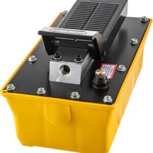 Air Hydraulic Foot Pump 10000 PSI 2.3L with Hose  Spray Gun  Adjustable 700 kgcm  0.71 Range Heavy Duty Design for Industrial Machinery Lifting  Moving